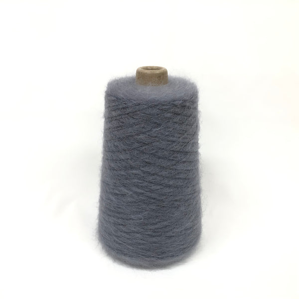 もったいない糸:961　   キッドモヘア55％ 　約300g(約3900m）