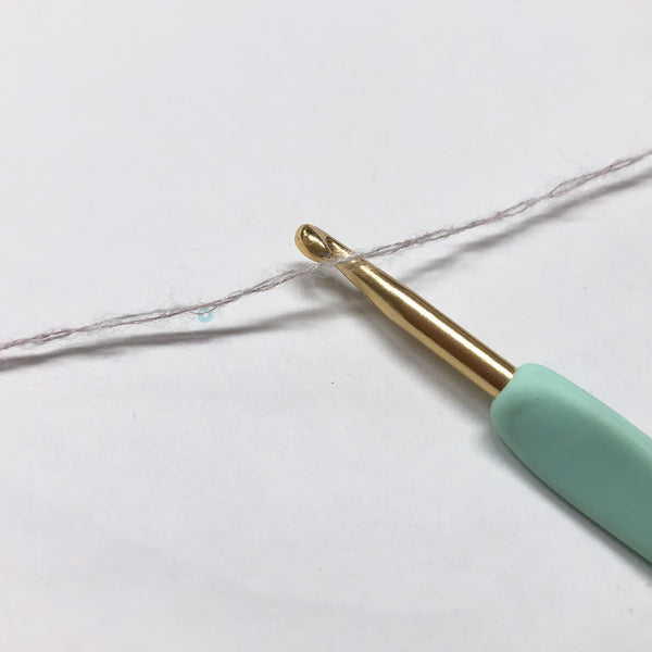 もったいない糸:1023　 スパンコール入りモヘア　約270g(1620m）