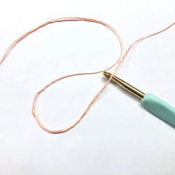 もったいない糸:957　   アクリルスラブ 　約300g(1800m）