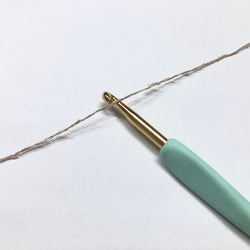 もったいない糸:1012　   綿和紙ポリエステルカベ 　約270g(2052m）