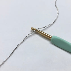 もったいない糸:1054　  シャイニーレーヨンx和紙ポリエステル　約250g(1025m）
