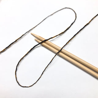 もったいない糸:959　   アクリルスラブ 　約300g(1800m）