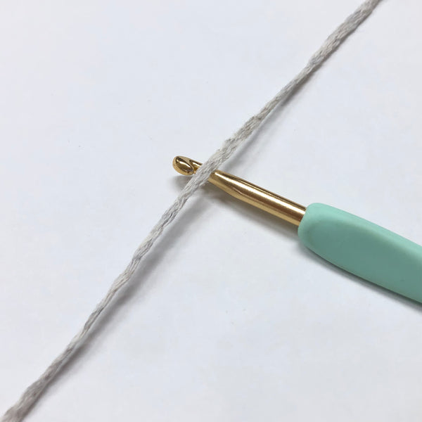 もったいない糸:1097/チャイニーズラクーン混　極太リリヤン　約250g(約400m）