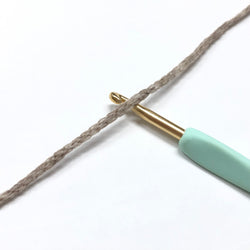 もったいない糸:1038　 チャイニーズラクーン混リリヤン　約230g(368m）