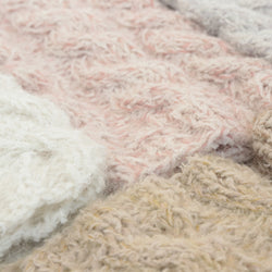 sawada itto：サワダイット-moln-ケーブル編みのレッグウォーマー