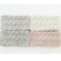 sawada itto：サワダイット-moln-ケーブル編みのレッグウォーマー