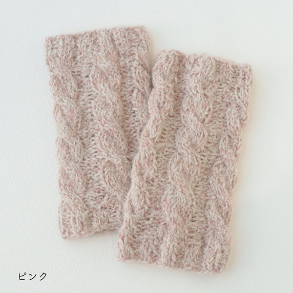 sawada itto：サワダイット-moln-ケーブル編みのレッグウォーマー