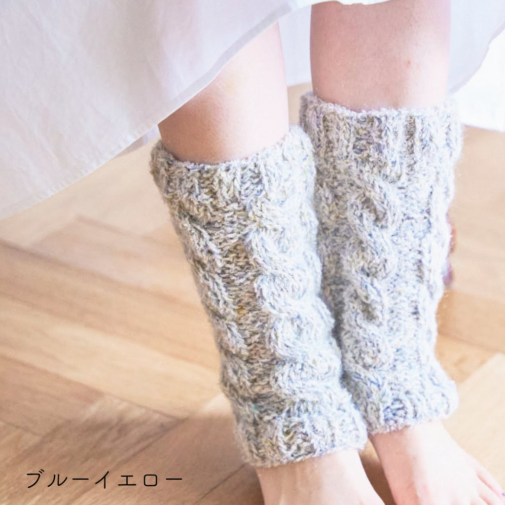 sawada itto：サワダイット-moln-ケーブル編みのレッグウォーマー