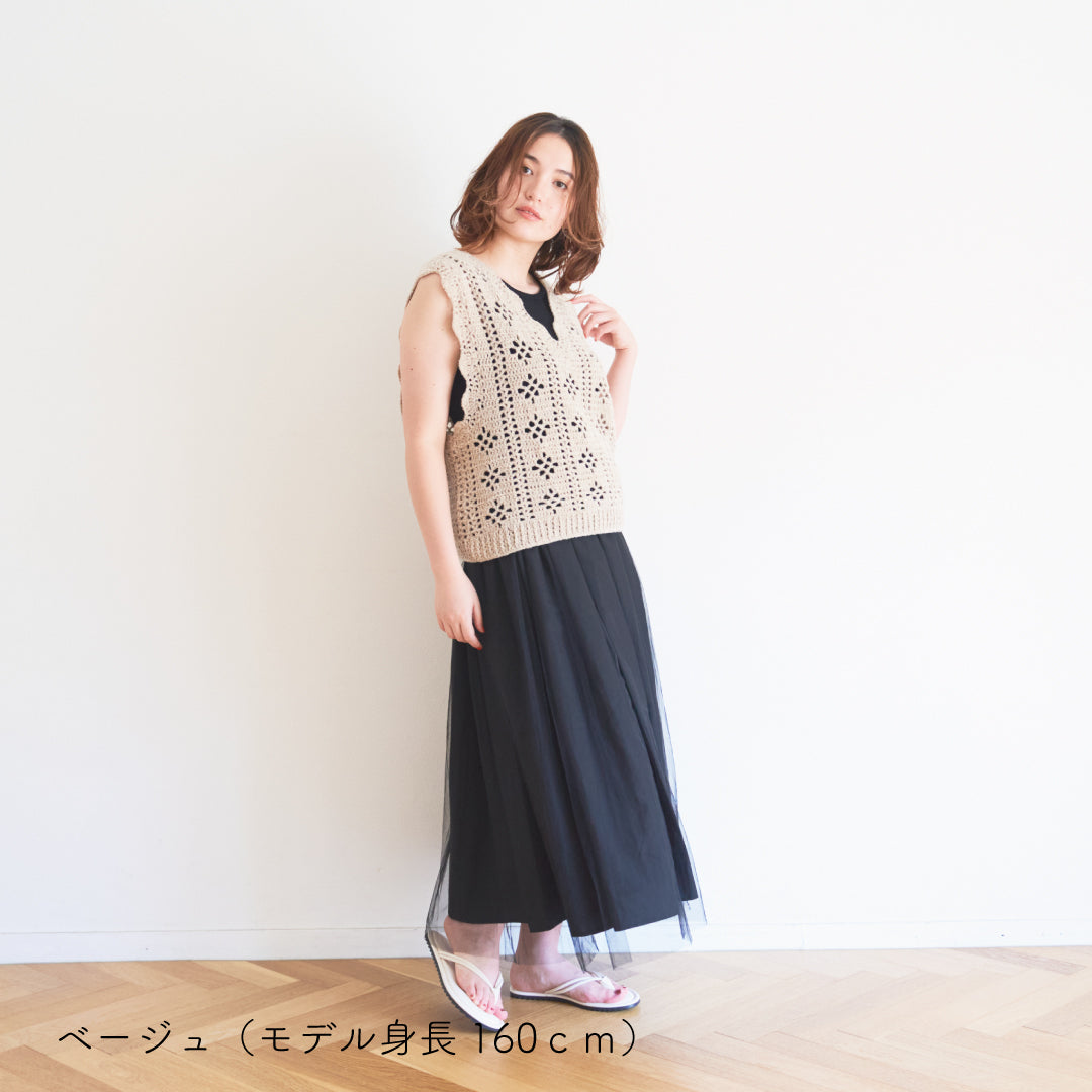 sawada itto：サワダイット-moo-お花模様の透かし編みベスト