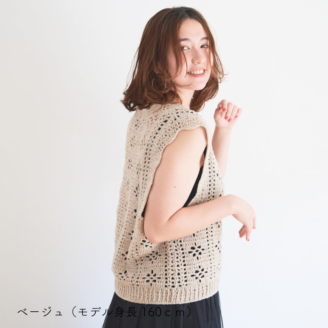 sawada itto：サワダイット-moo-お花模様の透かし編みベスト