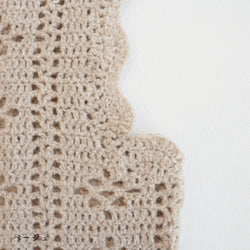 sawada itto：サワダイット-moo-お花模様の透かし編みベスト