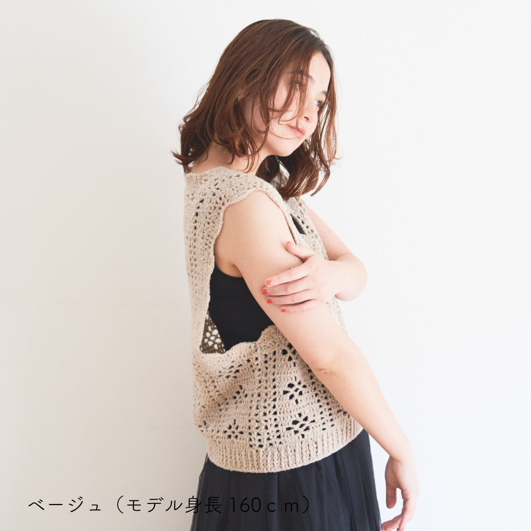 sawada itto：サワダイット-moo-お花模様の透かし編みベスト