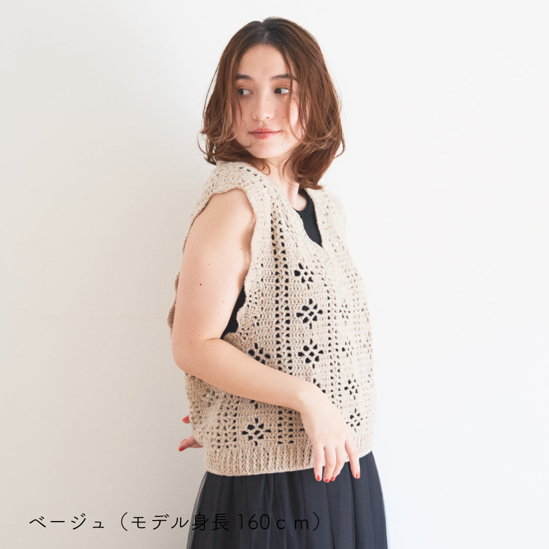 sawada itto：サワダイット-moo-お花模様の透かし編みベスト