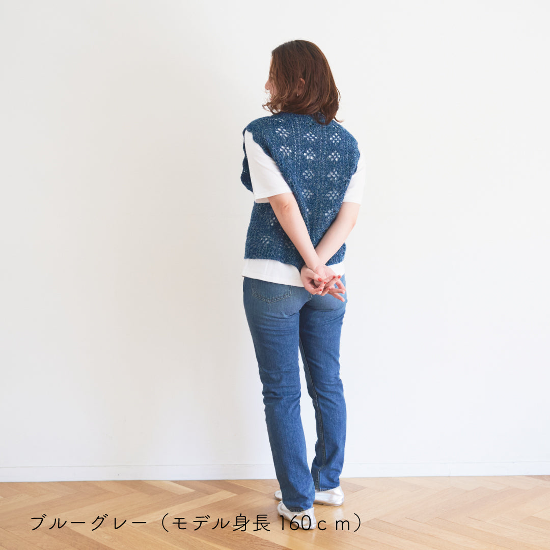 sawada itto：サワダイット-moo-お花模様の透かし編みベスト