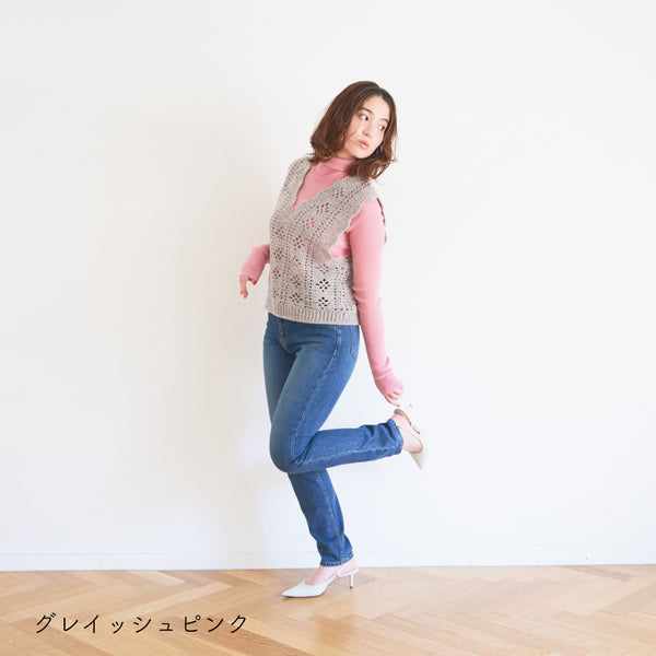 sawada itto：サワダイット-moo-お花模様の透かし編みベスト