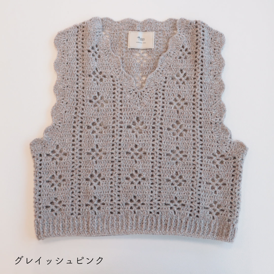 sawada itto：サワダイット-moo-お花模様の透かし編みベスト
