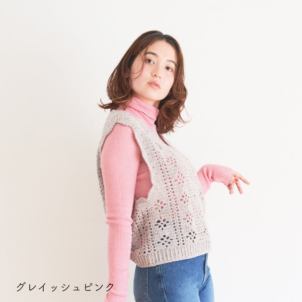 sawada itto：サワダイット-moo-お花模様の透かし編みベスト