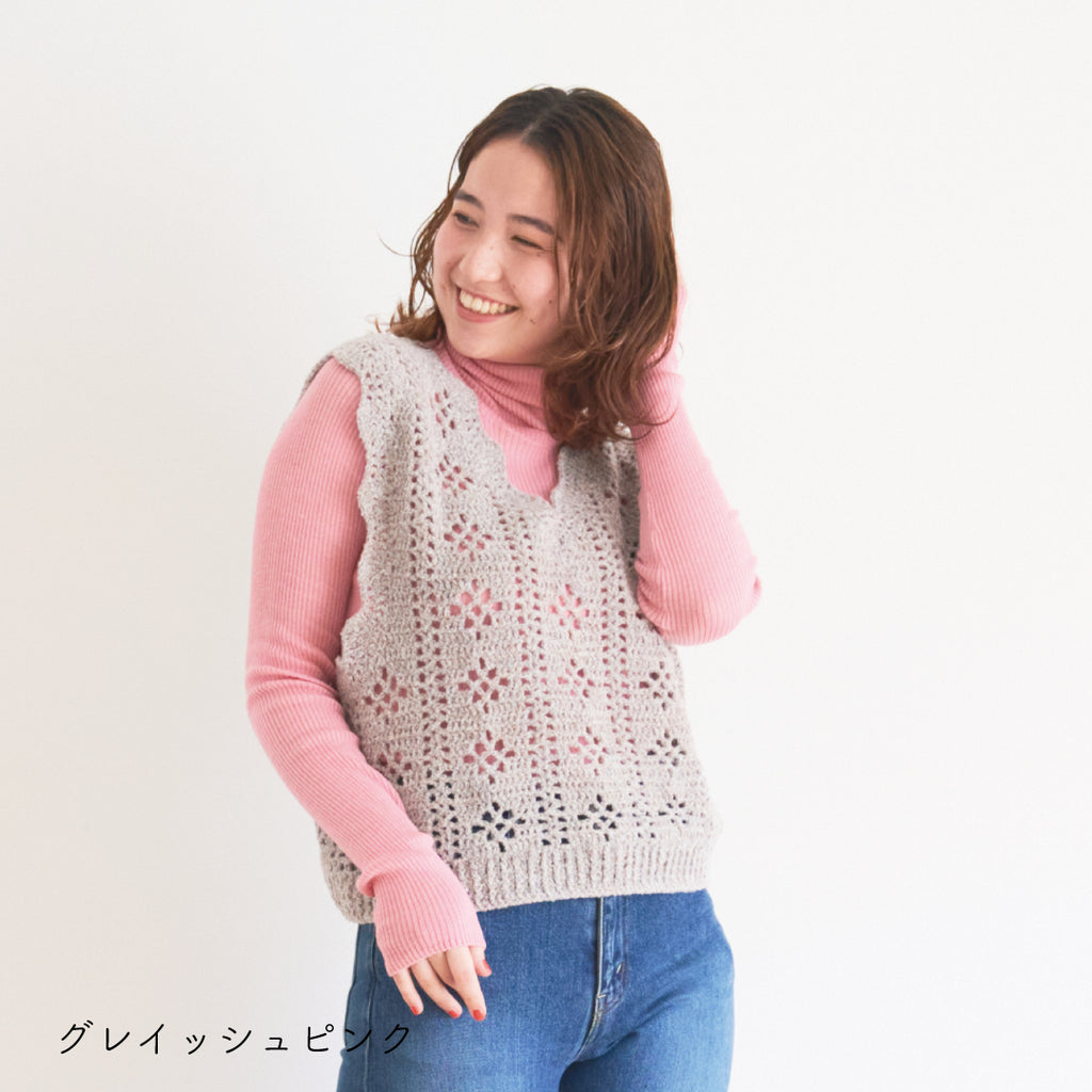 sawada itto：サワダイット-moo-お花模様の透かし編みベスト