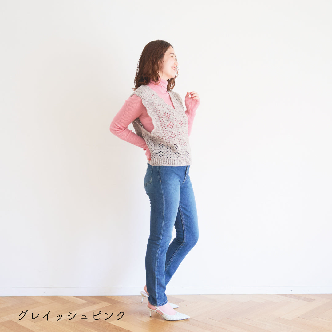 sawada itto：サワダイット-moo-お花模様の透かし編みベスト