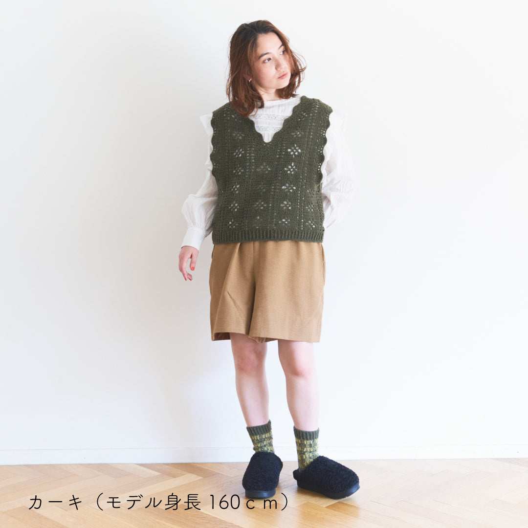 sawada itto：サワダイット-moo-お花模様の透かし編みベスト