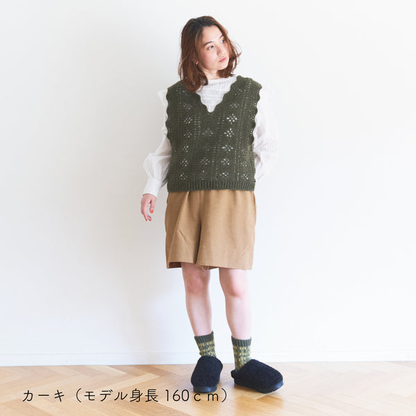 sawada itto：サワダイット-moo-お花模様の透かし編みベスト