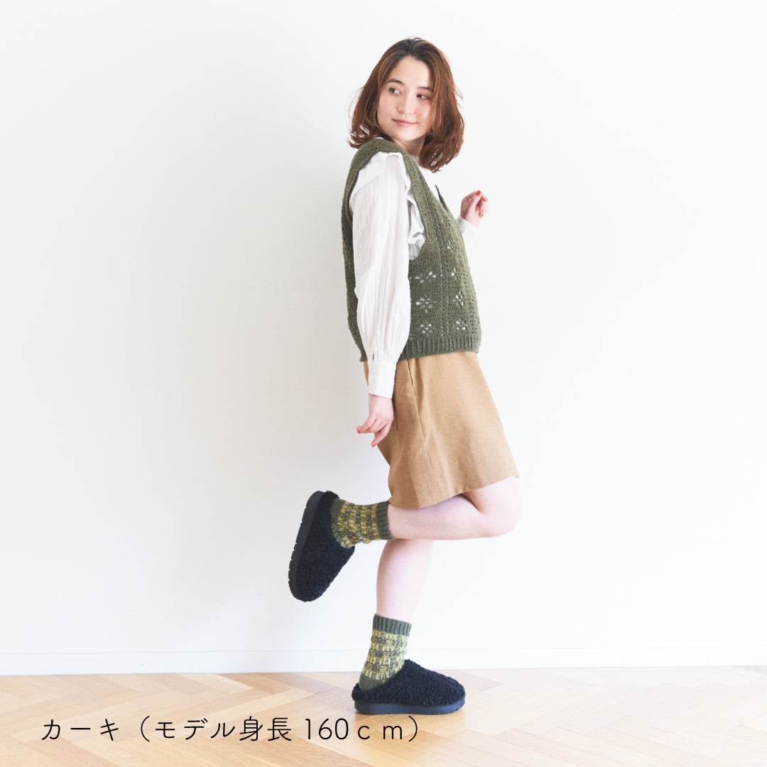 sawada itto：サワダイット-moo-お花模様の透かし編みベスト