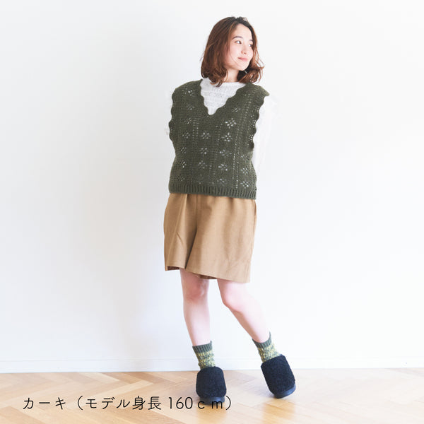 sawada itto：サワダイット-moo-お花模様の透かし編みベスト