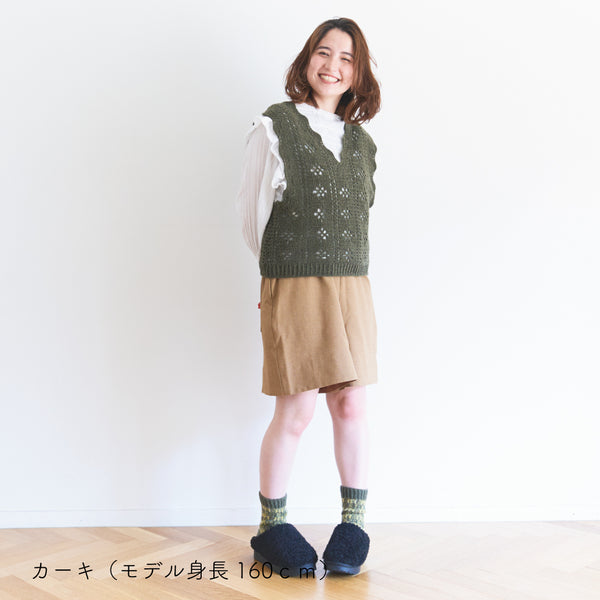 sawada itto：サワダイット-moo-お花模様の透かし編みベスト