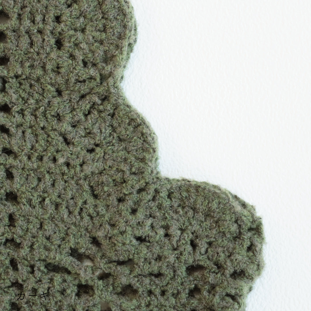 sawada itto：サワダイット-moo-お花模様の透かし編みベスト