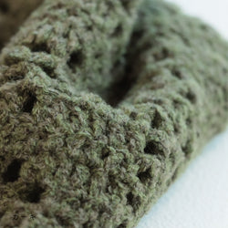 sawada itto：サワダイット-moo-お花模様の透かし編みベスト