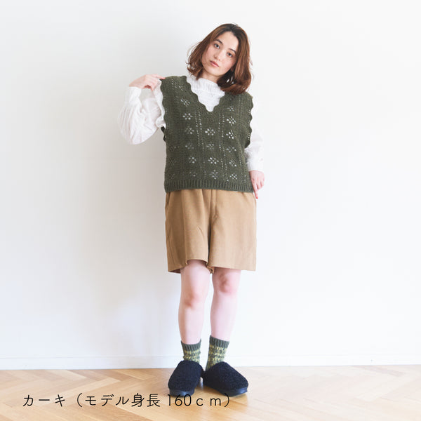 sawada itto：サワダイット-moo-お花模様の透かし編みベスト