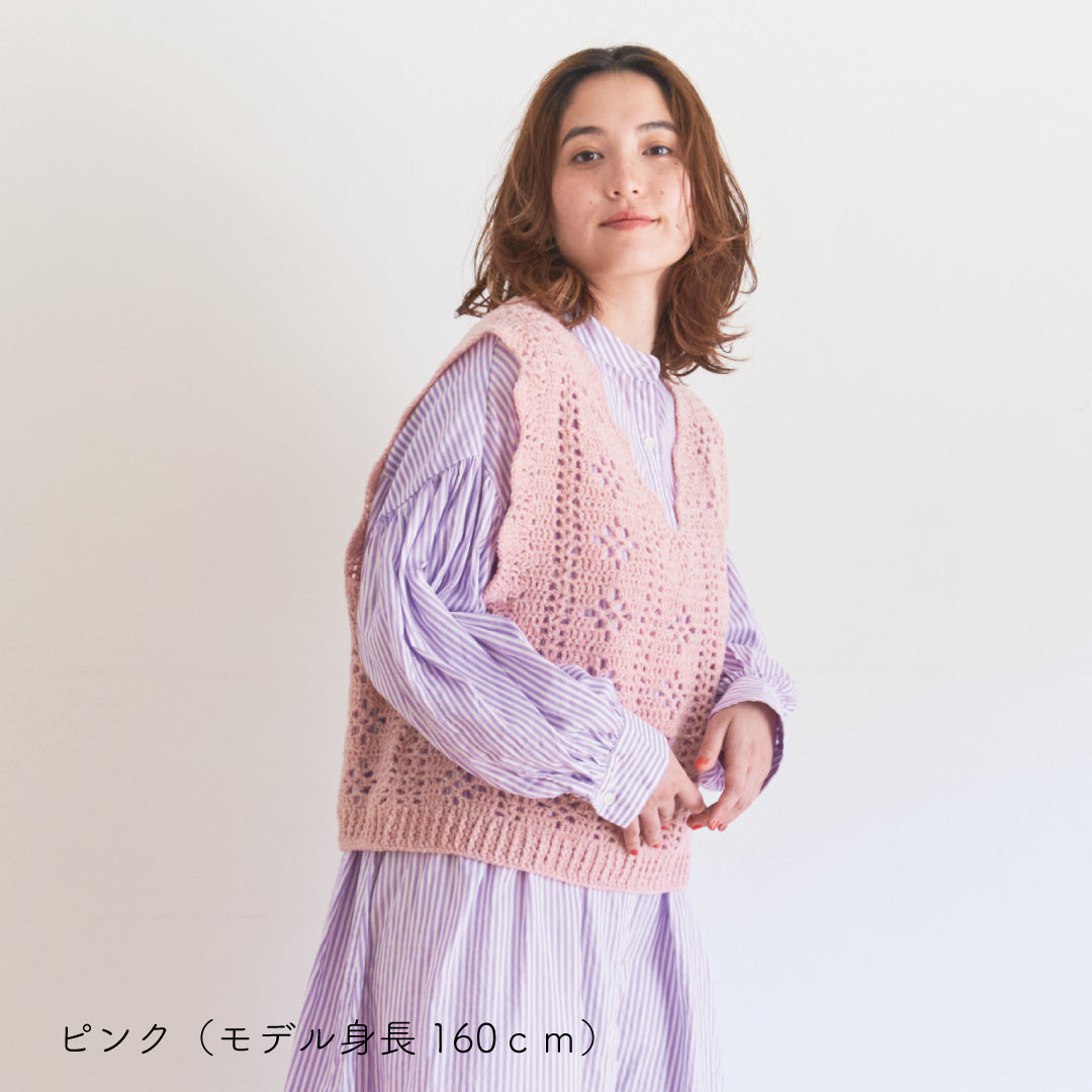 sawada itto：サワダイット-moo-お花模様の透かし編みベスト