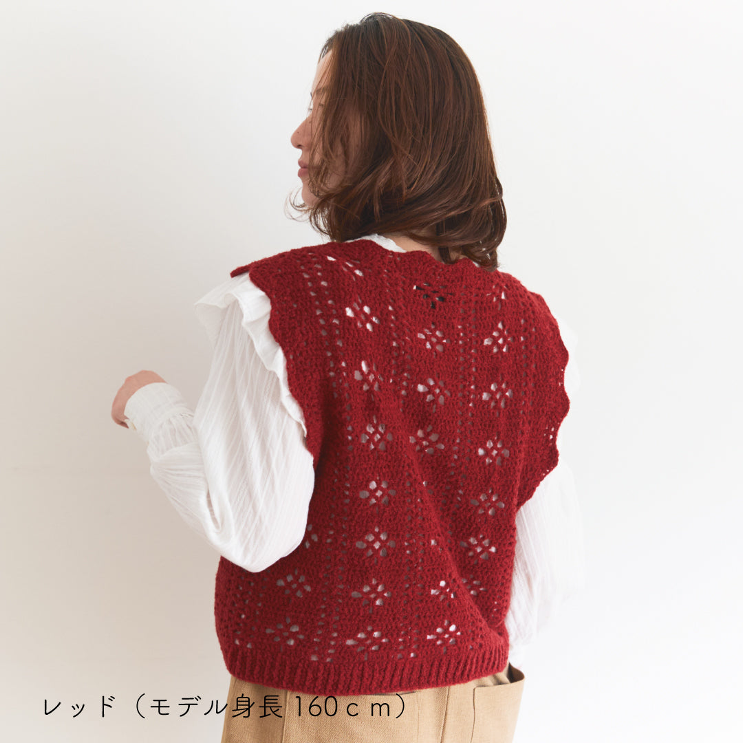 sawada itto：サワダイット-moo-お花模様の透かし編みベスト