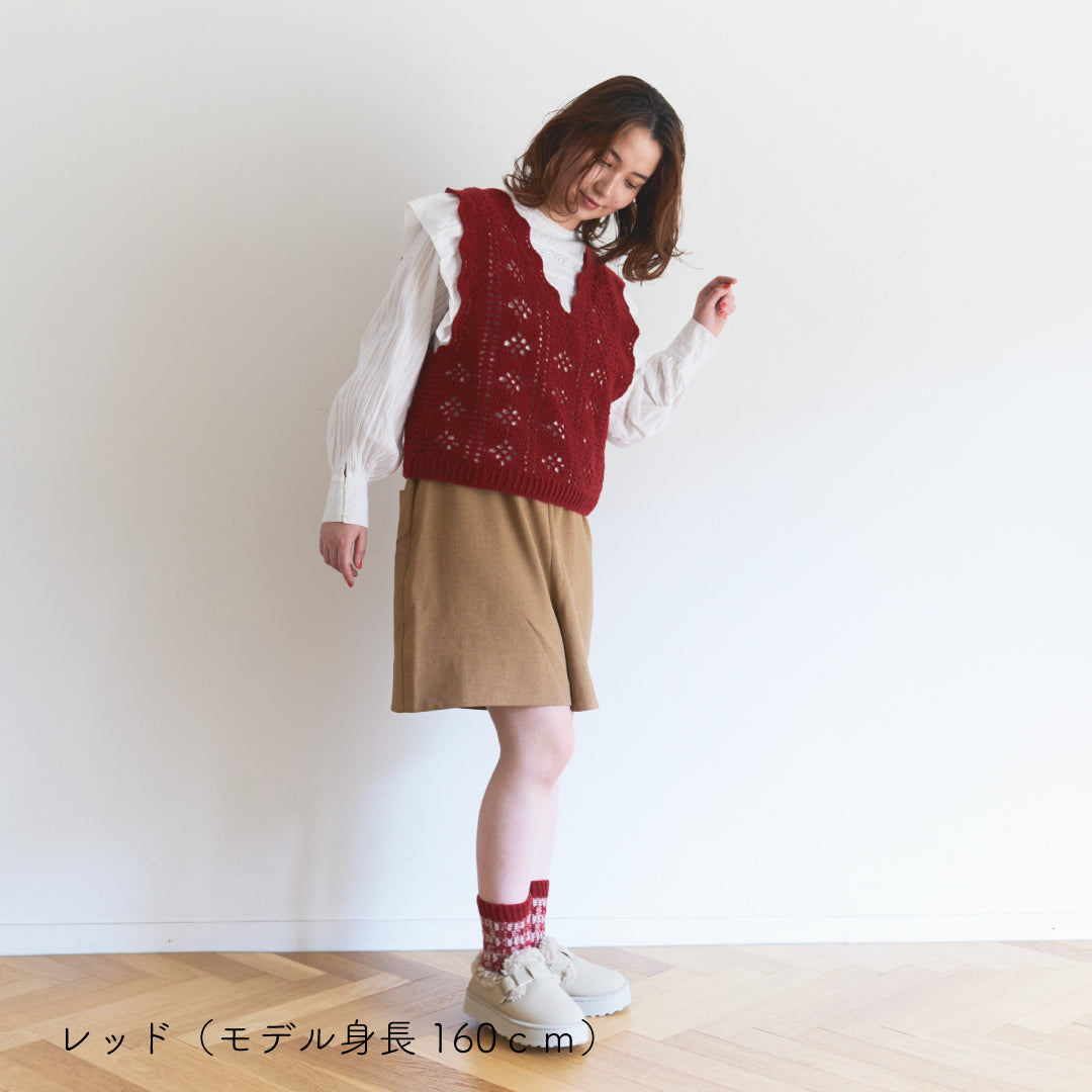 sawada itto：サワダイット-moo-お花模様の透かし編みベスト