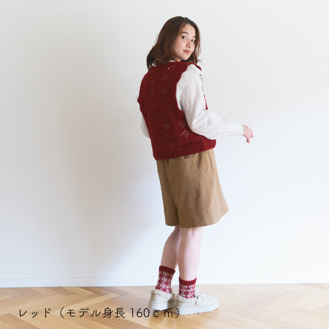 sawada itto：サワダイット-moo-お花模様の透かし編みベスト