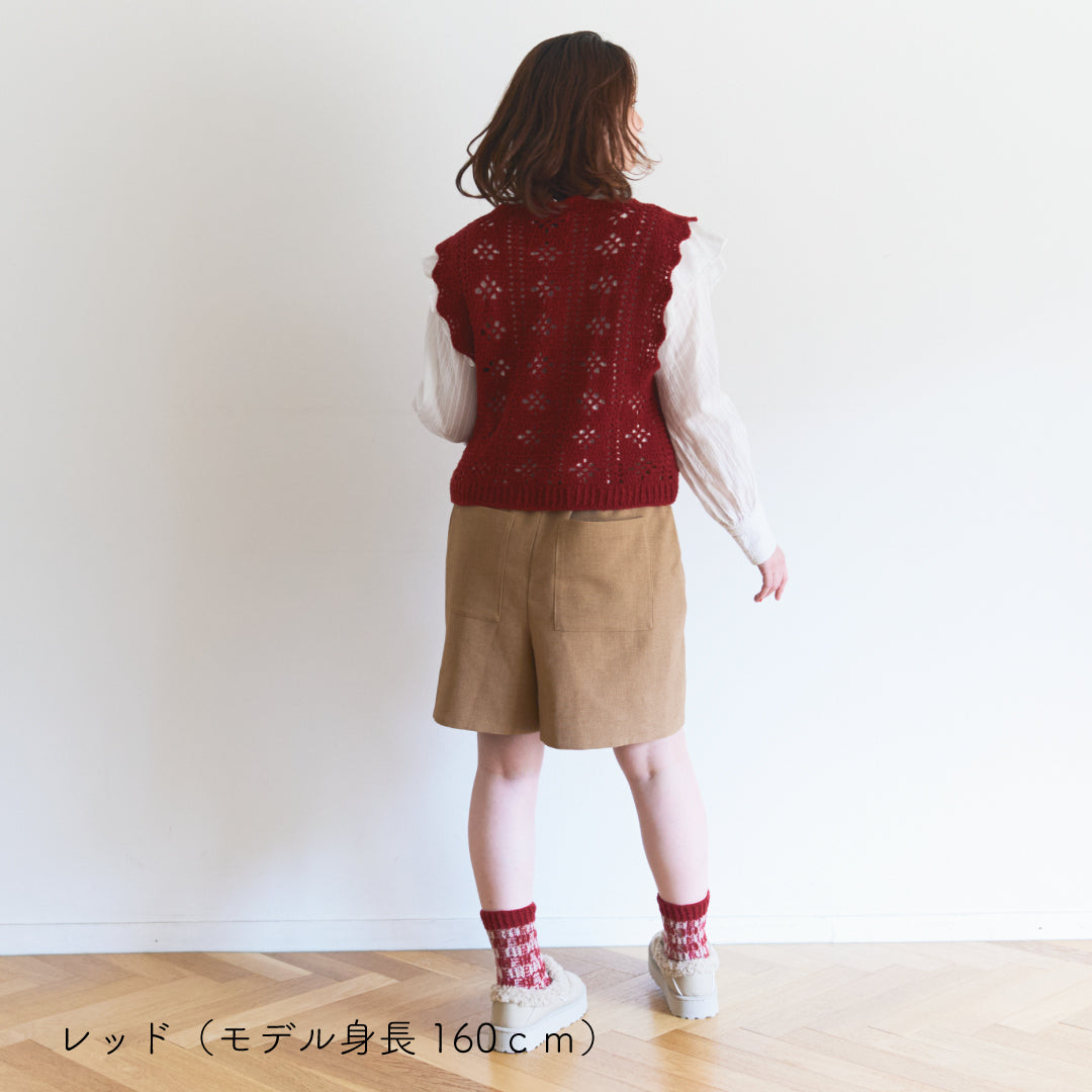 sawada itto：サワダイット-moo-お花模様の透かし編みベスト