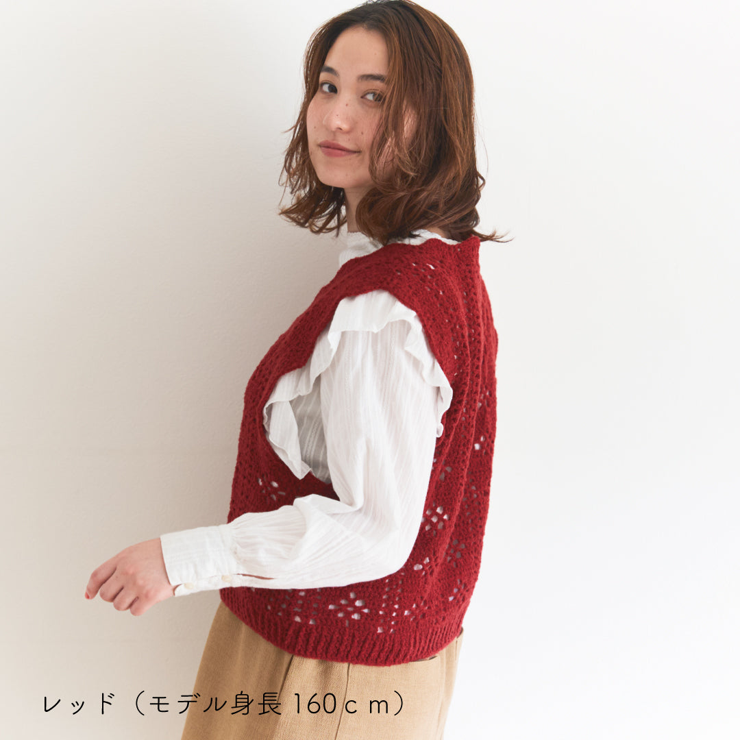 sawada itto：サワダイット-moo-お花模様の透かし編みベスト