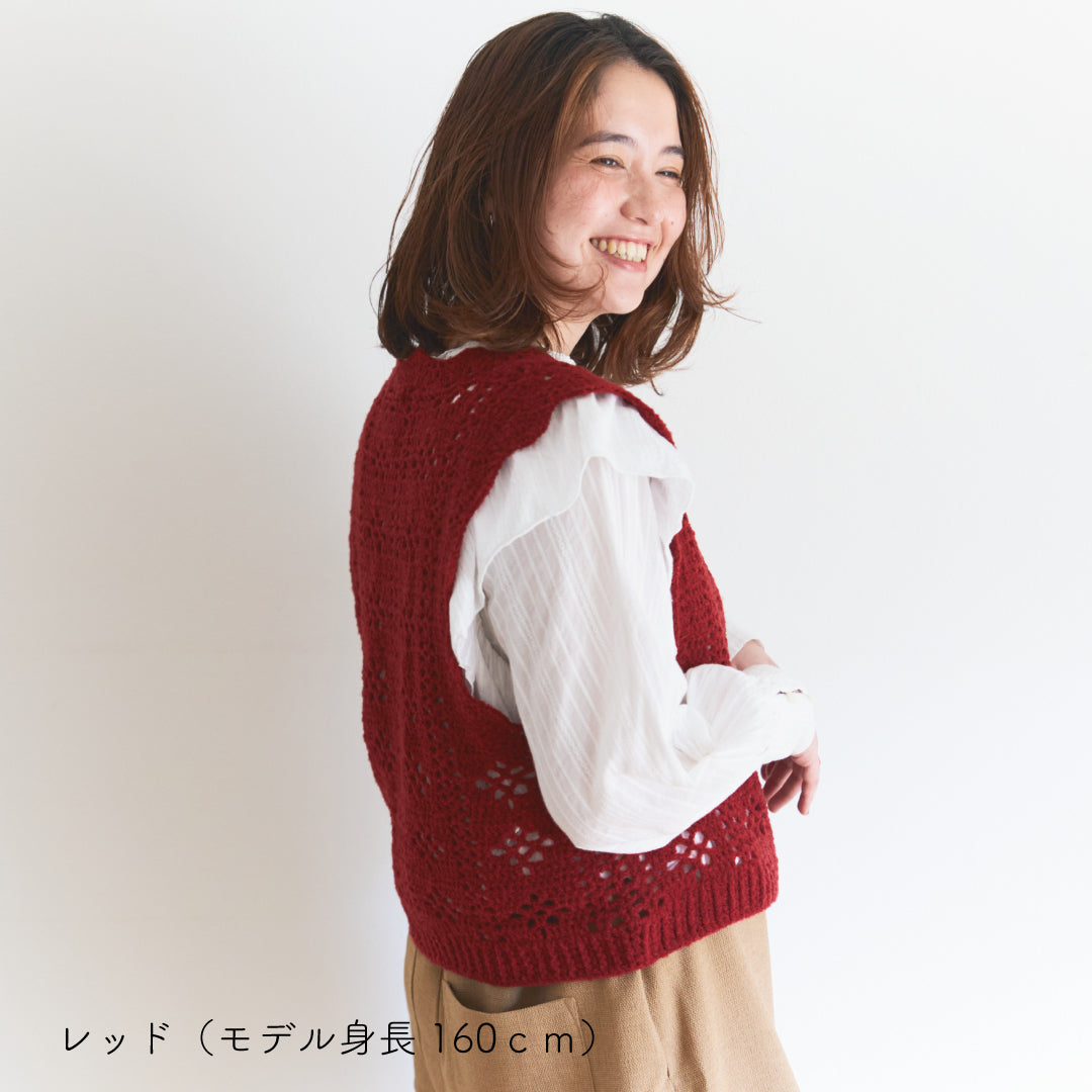 sawada itto：サワダイット-moo-お花模様の透かし編みベスト