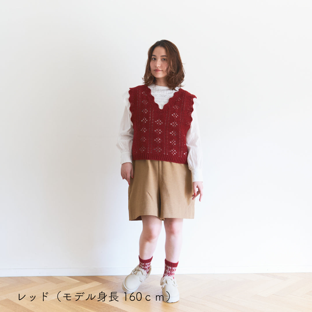 sawada itto：サワダイット-moo-お花模様の透かし編みベスト