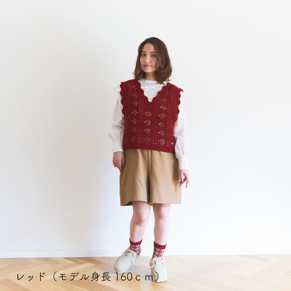 sawada itto：サワダイット-moo-お花模様の透かし編みベスト