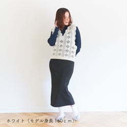 sawada itto：サワダイット-moo-お花模様の透かし編みベスト