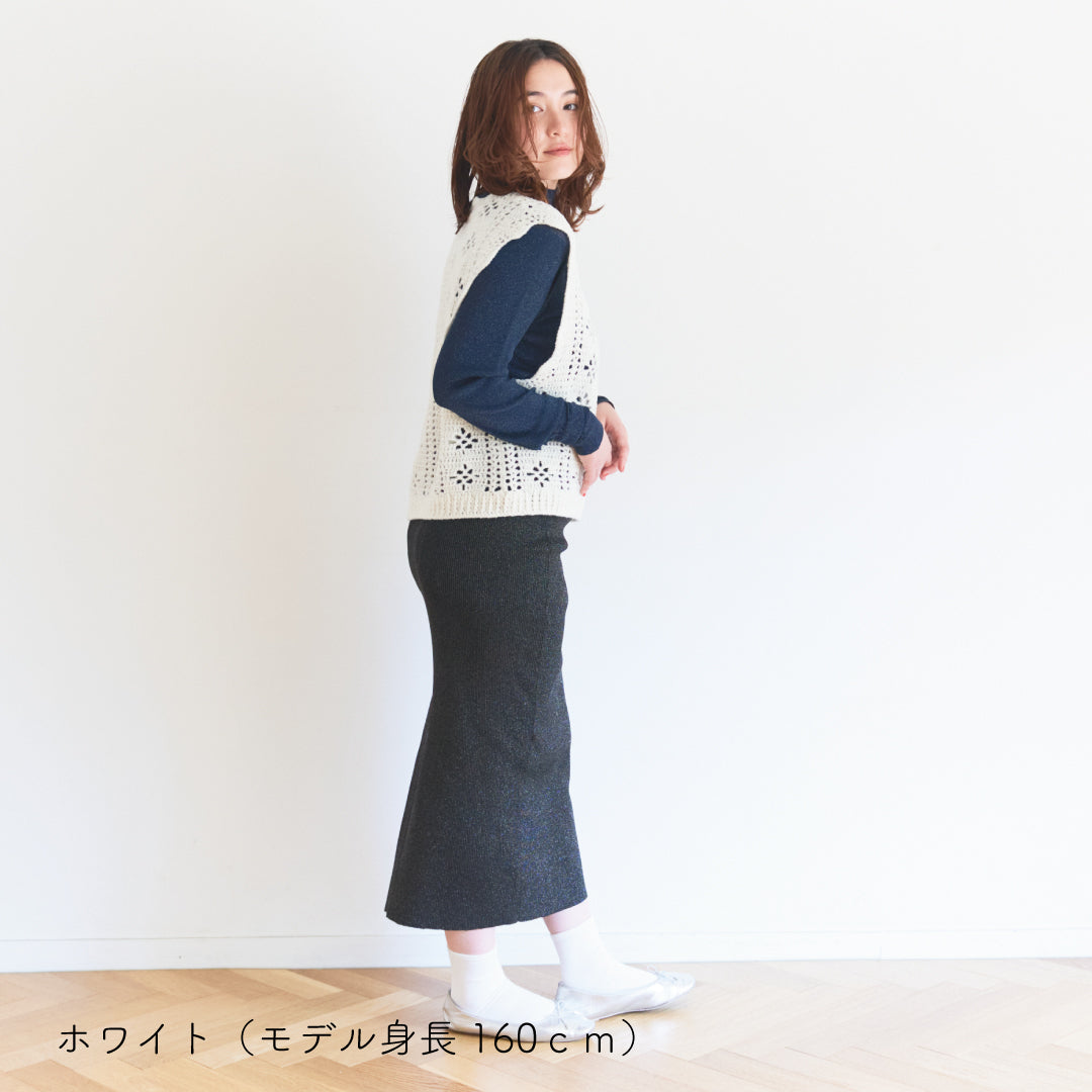 sawada itto：サワダイット-moo-お花模様の透かし編みベスト