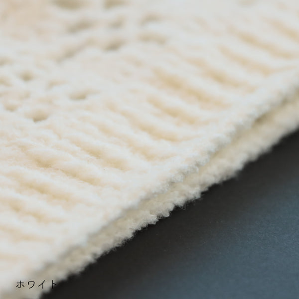 sawada itto：サワダイット-moo-お花模様の透かし編みベスト