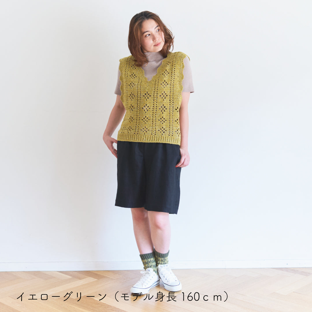 sawada itto：サワダイット-moo-お花模様の透かし編みベスト