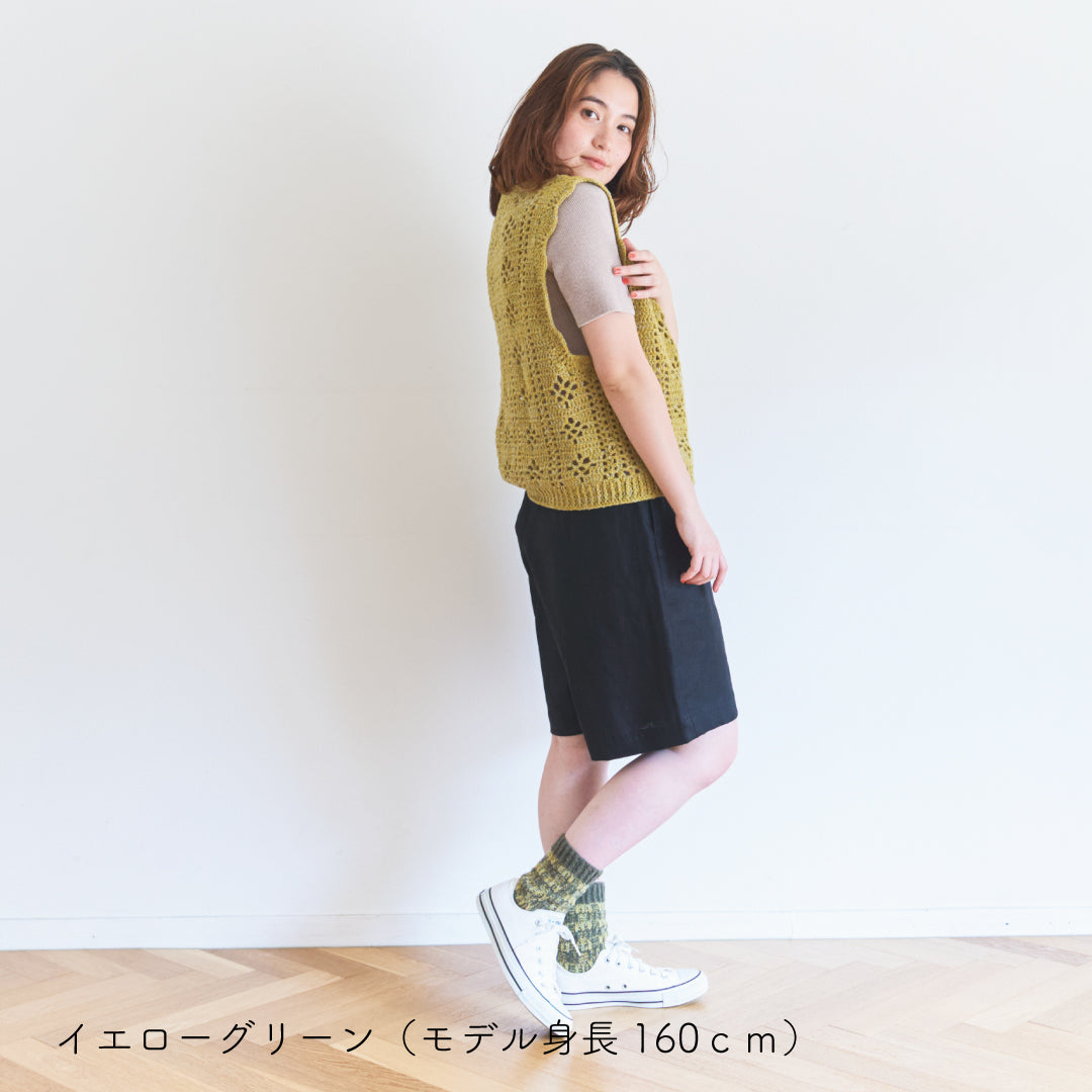 sawada itto：サワダイット-moo-お花模様の透かし編みベスト