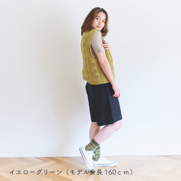 sawada itto：サワダイット-moo-お花模様の透かし編みベスト