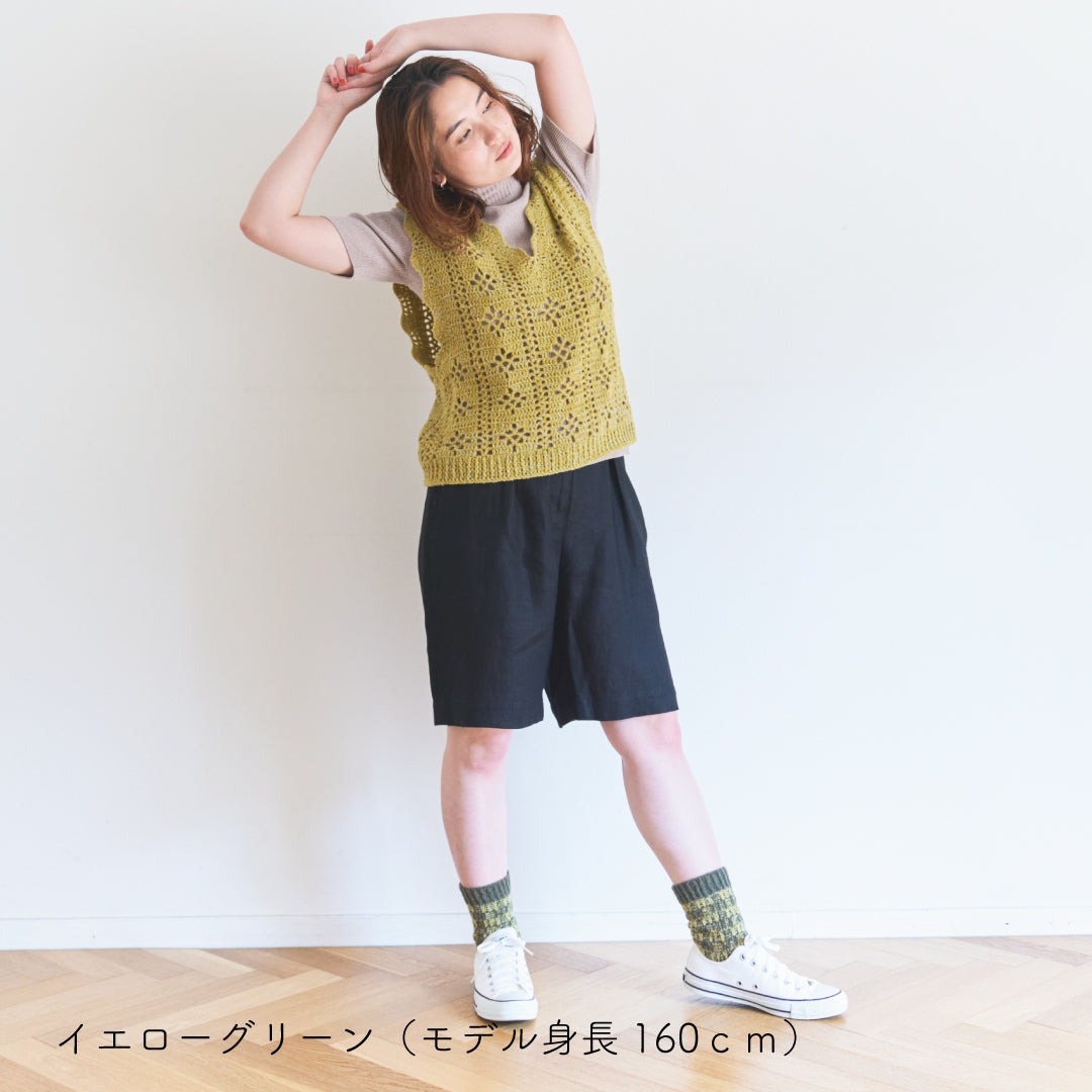 sawada itto：サワダイット-moo-お花模様の透かし編みベスト