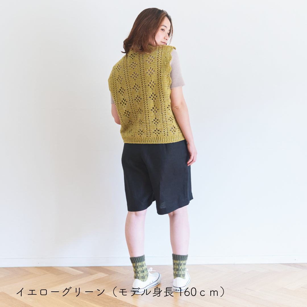 sawada itto：サワダイット-moo-お花模様の透かし編みベスト