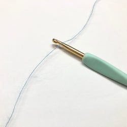 もったいない糸:933　   キッドモヘア55％ 　約320g(約4160m）