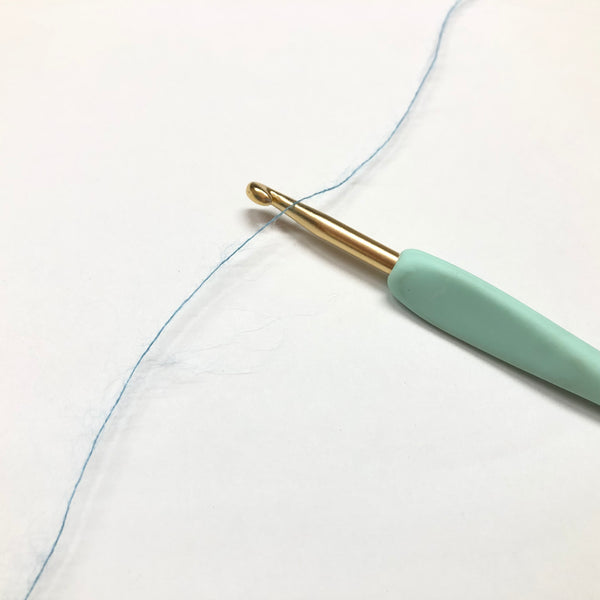 もったいない糸:933　   キッドモヘア55％ 　約320g(約4160m）